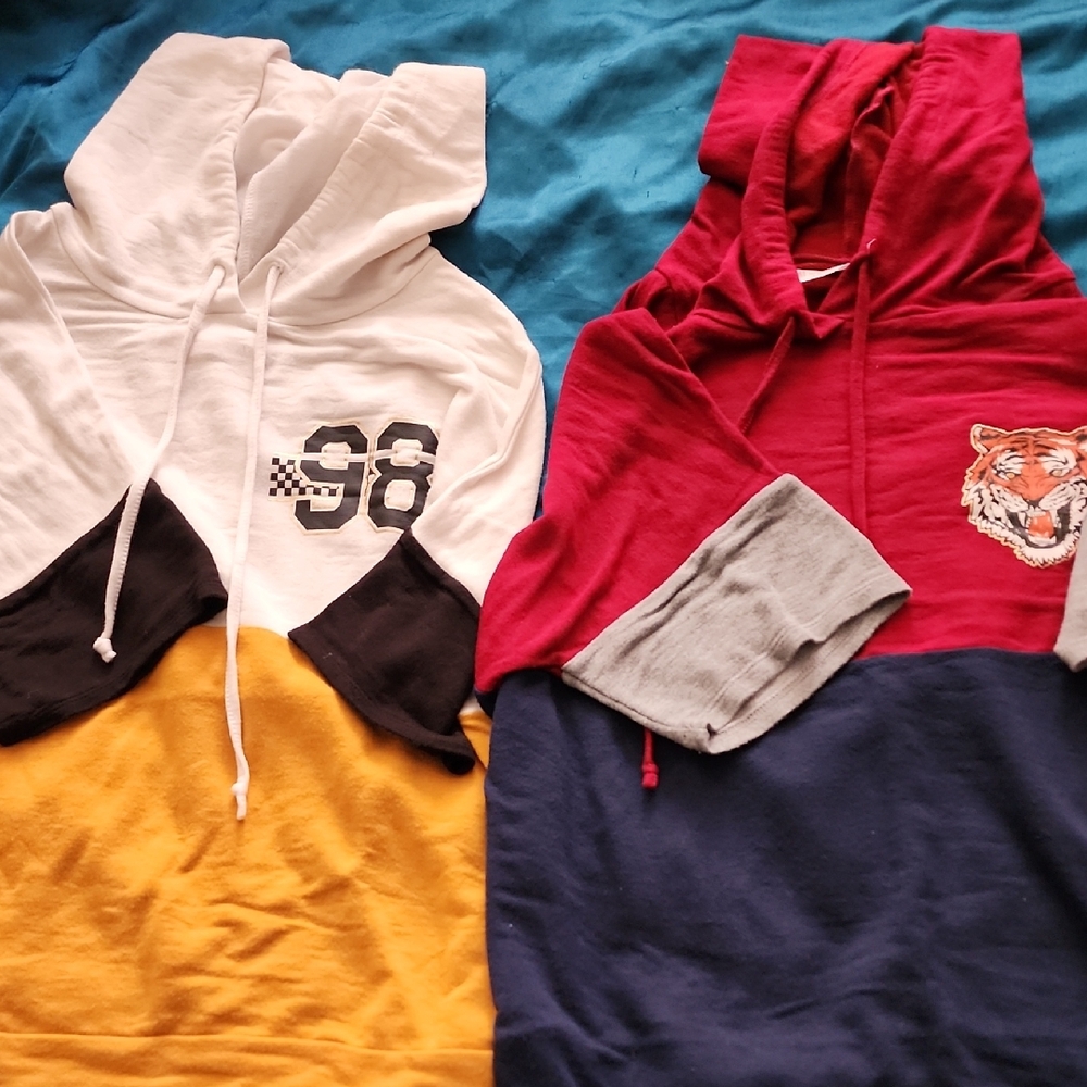 Pair of No Boundaries Preteen/Teen Short Sleeve Tees w/attached hood, Sz,11-13